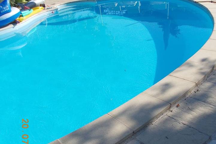 Gîte pour 4 personnes, avec Jardin et Piscine à Le Pontet
