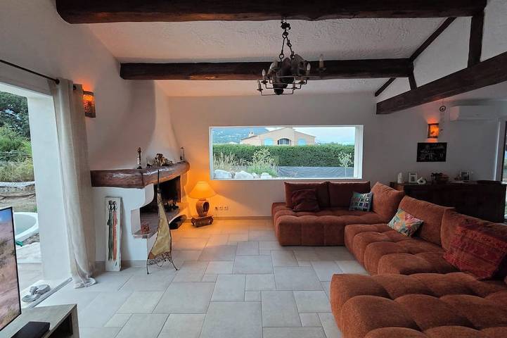 A tropical getaway in a private villa near the sea and Nice on the French Riviera! in La Gaude, Mittelmeerküste (Frankreich)