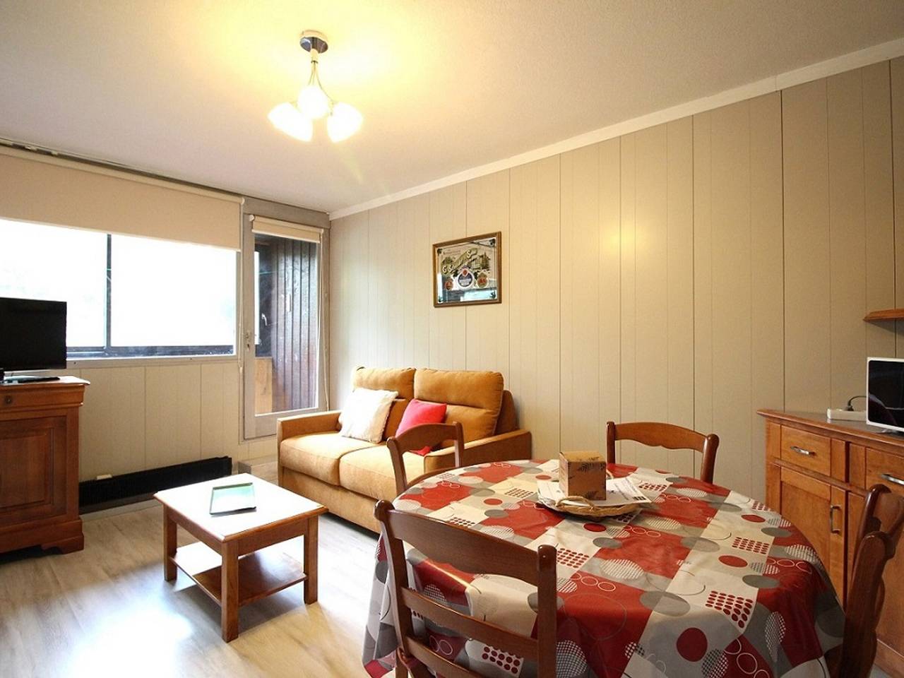 Entire apartment, T2 Apartment in Mont Dore with Balcony and Wifi in Mont-Dore, Volcans d'Auvergne Regional Nature Park