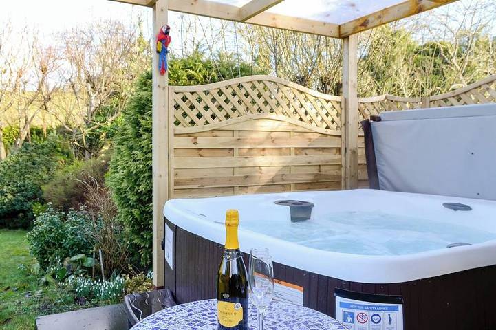 Cottage für 6 Personen, mit Whirlpool und Garten - 1