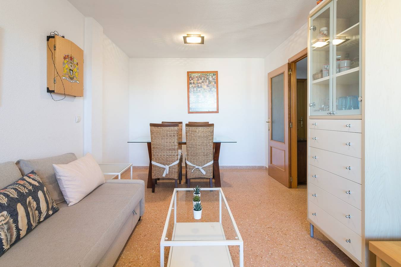Ganze Wohnung, Ferienwohnung 'Urbanización Bulevar Playa' mit Gemeinschaftspool, Wlan und Klimaanlage in El Barrio, San Juan Playa