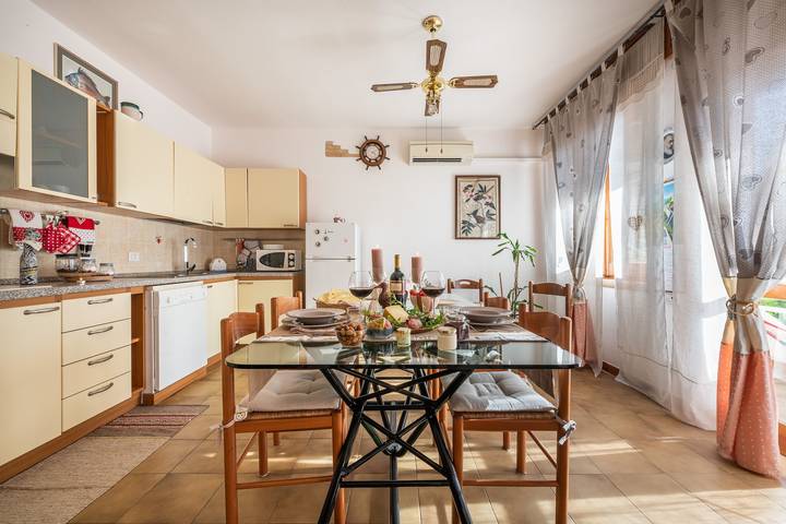 Appartamento intero, Tranquillo appartamento per vacanze "Casa Dea72" vicino alla spiaggia con aria condizionata in Sant'Andrea Cagliari, Quartu Sant'Elena