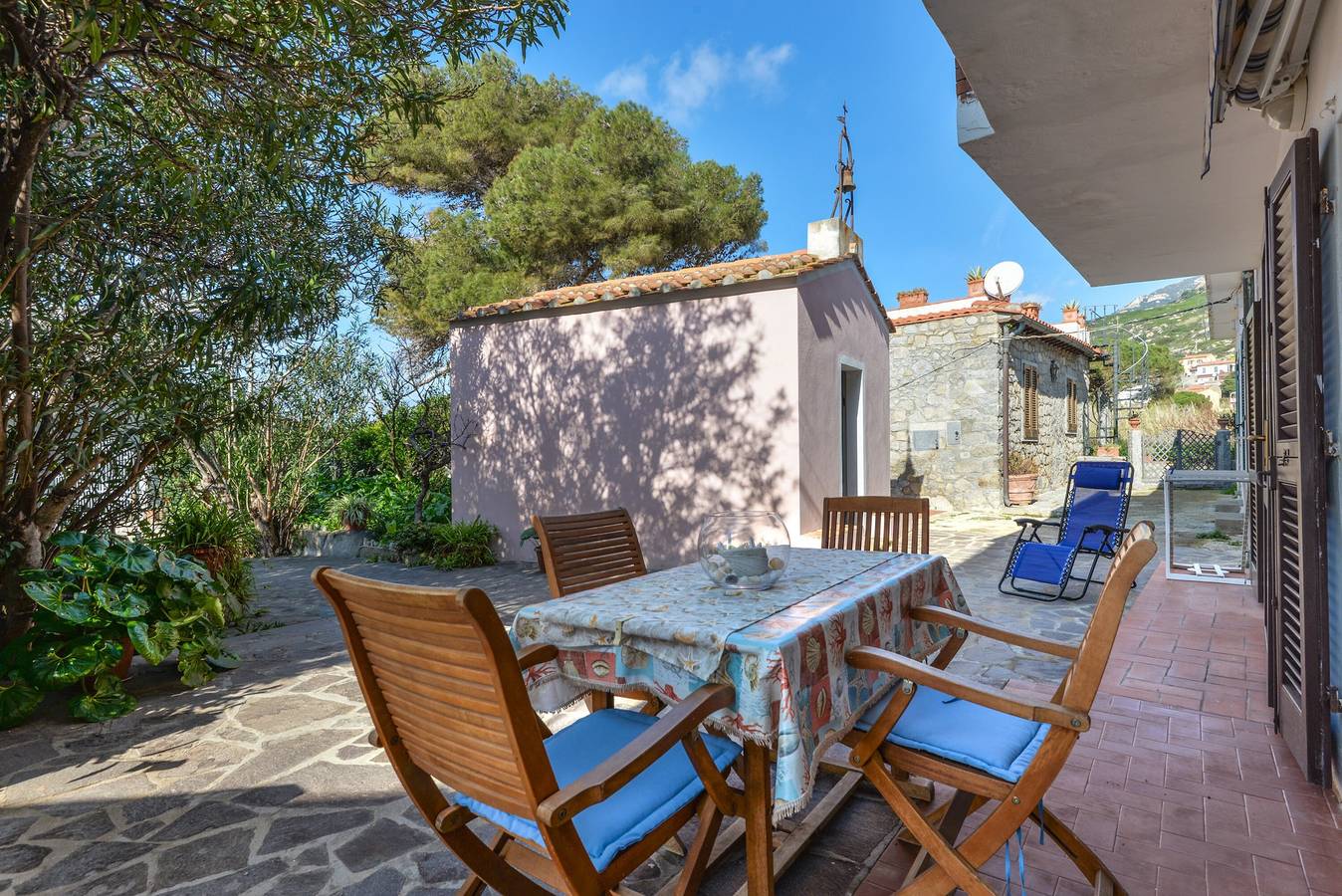 Appartamento intero, Appartamento 'Gaia Direttamente Sul Mare' con vista mare, Wi-Fi e aria condizionata in Pomonte, Campo nell'Elba