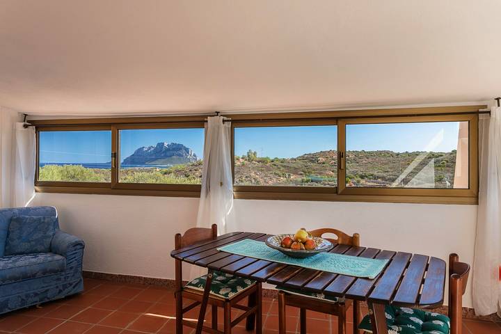 Gîte pour 4 personnes, avec balcon et jardin dans Loiri Porto San Paolo - 4