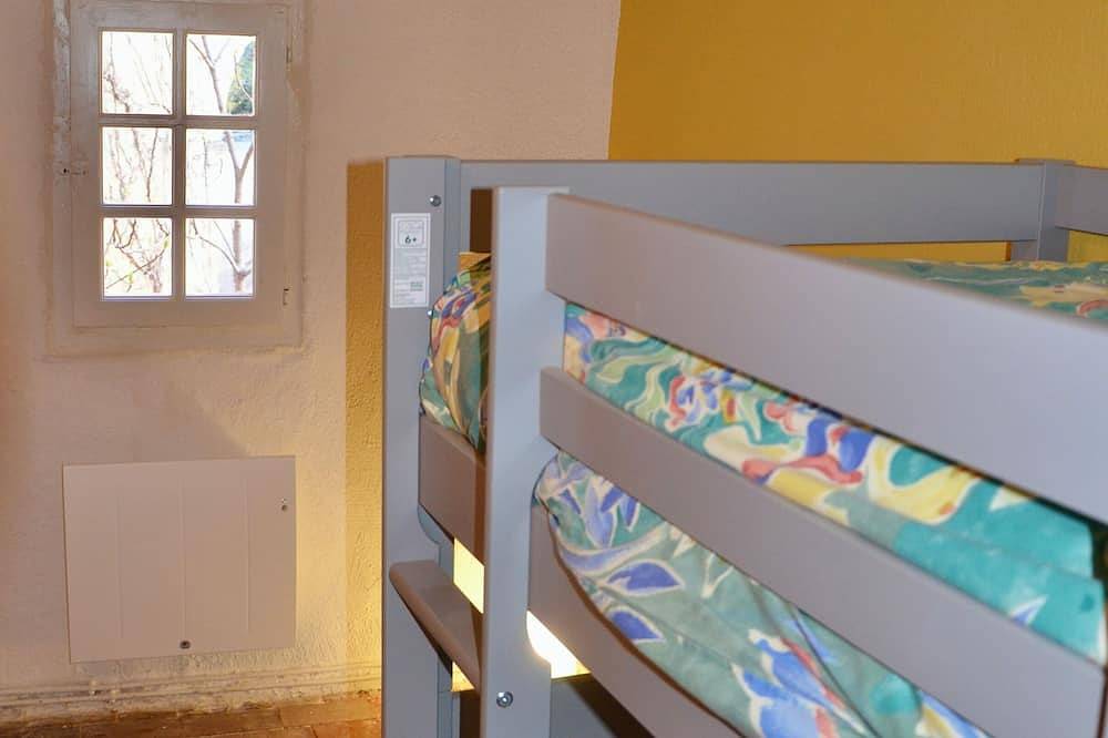 Ancienne maison dans un village perché in Viens, Regionaler Naturpark Luberon