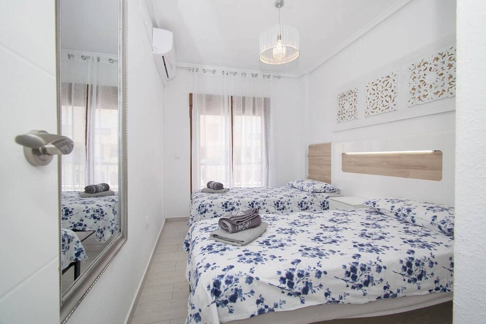 077 Hidden Paradise - Alicante Holiday in Torrevieja, Costa Blanca