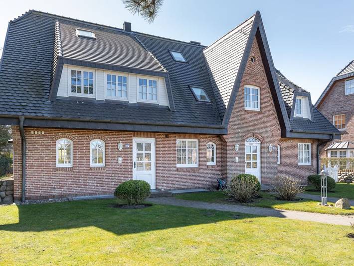 Ganze Ferienwohnung, Carin, App. 1 - De-Luxe Dorfteich-Flair. in Nordfriesische Inseln (Schleswig-Holstein) (Schleswig-Holstein), Wenningstedt