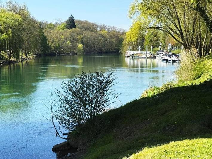 Hôtel pour 2 personnes, avec vue sur le lac et terrasse ainsi que vue et sauna à La Ferté-sous-Jouarre - 2