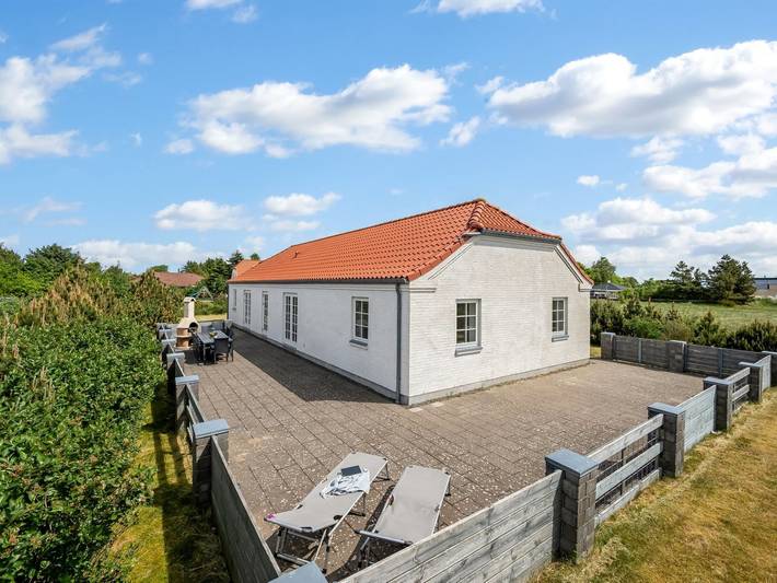 Ferienhaus für 10 Personen, mit Terrasse in Ho