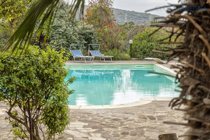 Gîte pour 14 personnes, avec Balcon/Terrasse et Jacuzzi ainsi que Jardin et Piscine à Porto Torres - 4