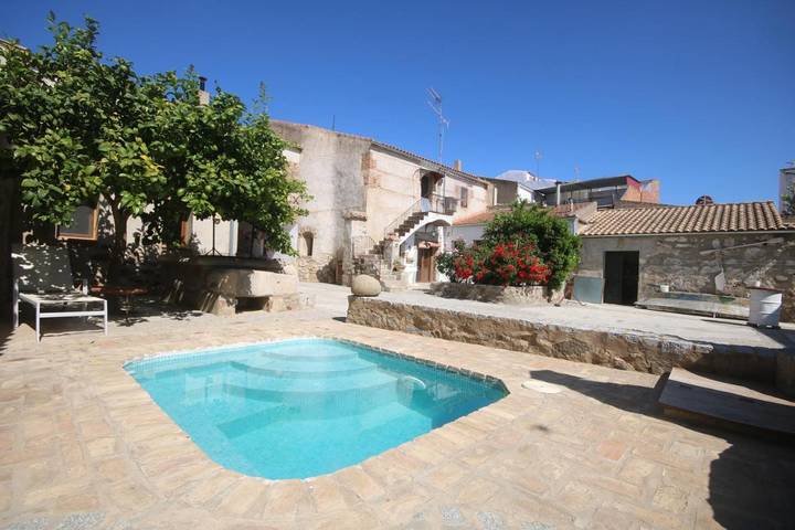 Location de vacances pour 12 personnes, avec Terrasse et Piscine à Zalamea de la Serena