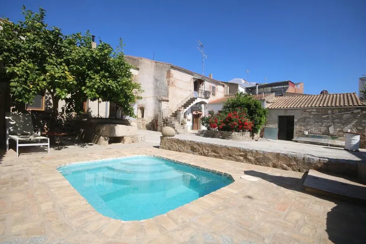 Casa de vacaciones para 12 personas, con terraza y piscina - 1
