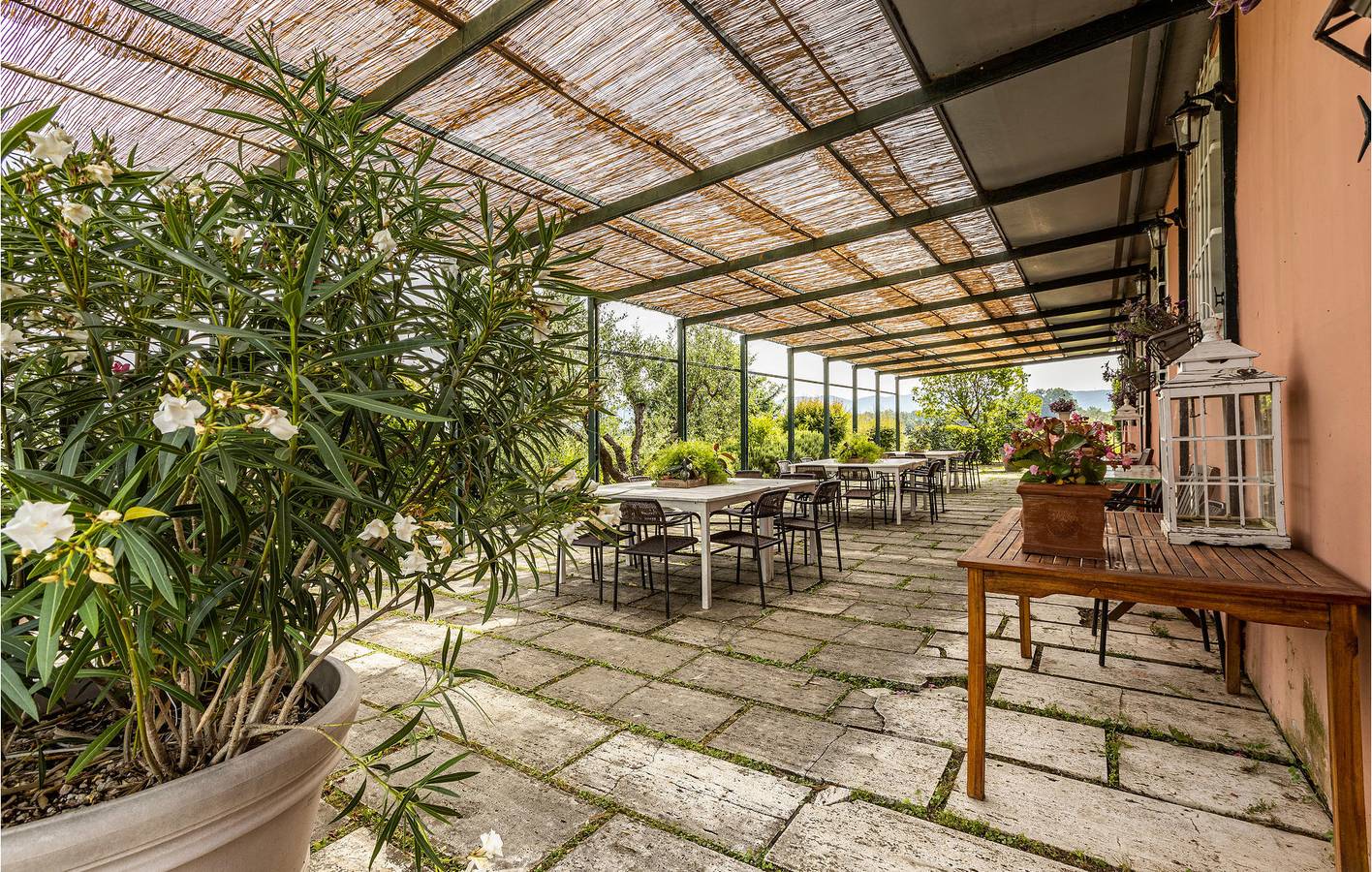 Appartamento intero, Appartamento a bordo piscina con aria condizionata, parcheggio e Internet in Cerreto Guidi, Firenze province