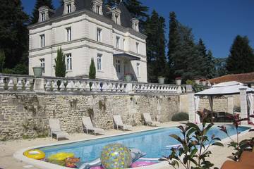 Cottage pour 10 personnes, avec jardin à Dignac