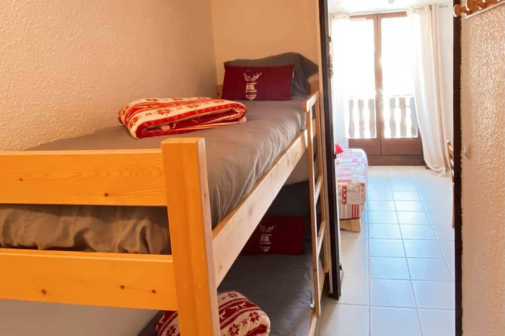 Entire apartment, Apartment in a residence at the foot of the slopes in Lélex, Gex