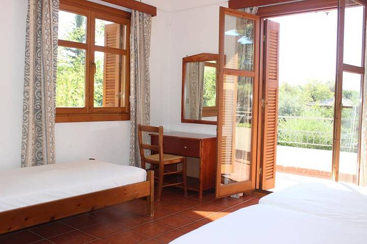 Location de vacances pour 11 personnes, avec jardin et balcon dans Stoupa - 3