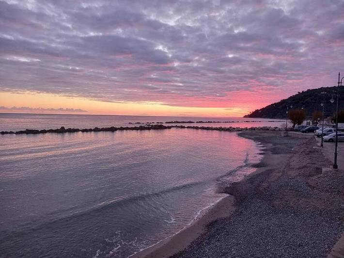 Casa vacanza per 4 persone, con panorama e giardino, con animali domestici in Pollica