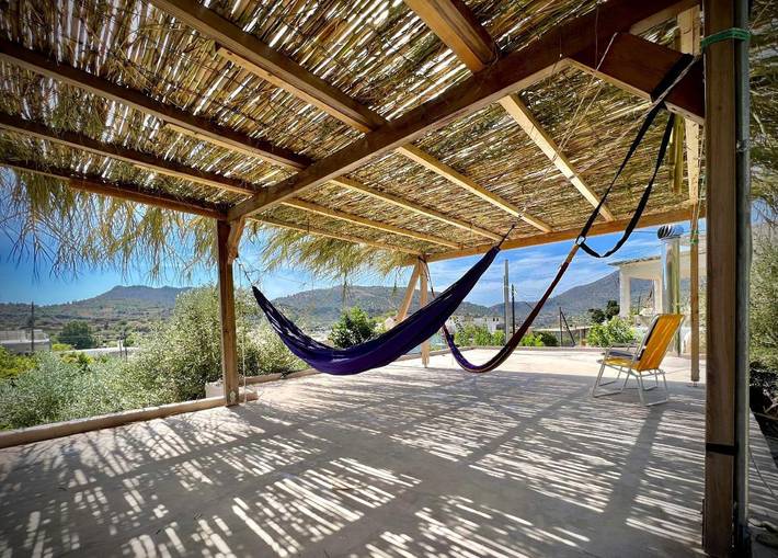 Gîte pour 4 personnes, avec Balcon et Terrasse ainsi que Jardin et Vue ó Zarós