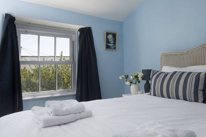 Westover Cottage ist ein reizvoller und überraschend geräumiger Rückzugsort in St Mawes, Cornwall