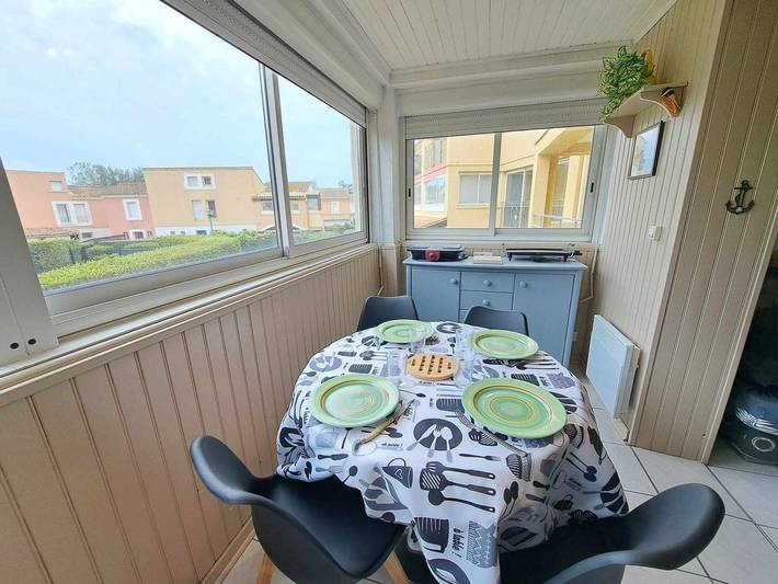 Ganze Wohnung, 2-Zimmer-Wohnung für 4 Personen mit Pool, Parkplatz und in Strandnähe in Marseillan, Mittelmeerküste (Frankreich)