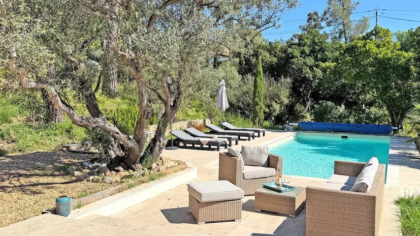 Villa pour 8 personnes, avec vue et jardin ainsi que piscine et terrasse à Sainte-Maxime