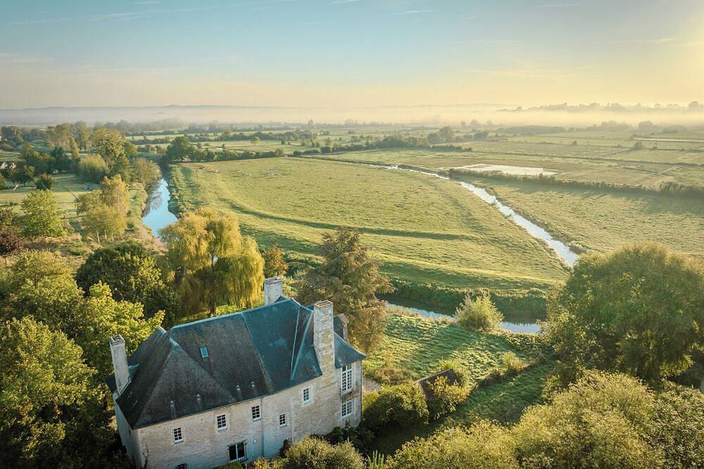 14th-century Norman manor house in Saint-Martin-des-Marais, Región de Caen