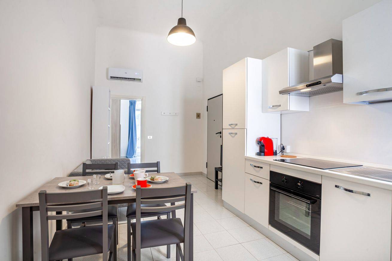 Appartamento intero, Stazione & Università Apartment with balcony in Bari, Provincia di Bari