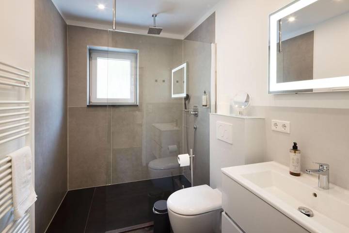 Ferienwohnung für 6 Personen, mit Balkon und Terrasse sowie Garten in Velbert - 3