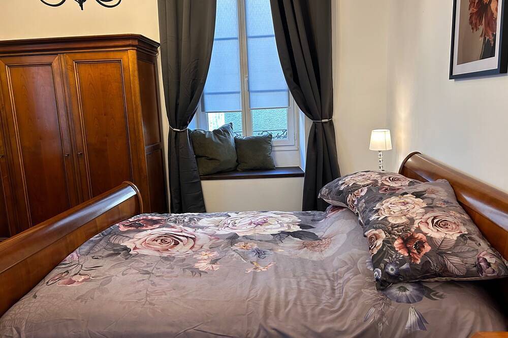 Villa Carre Sleeps4 end of terrace town house in Le Dorat, Bellac und Umgebung
