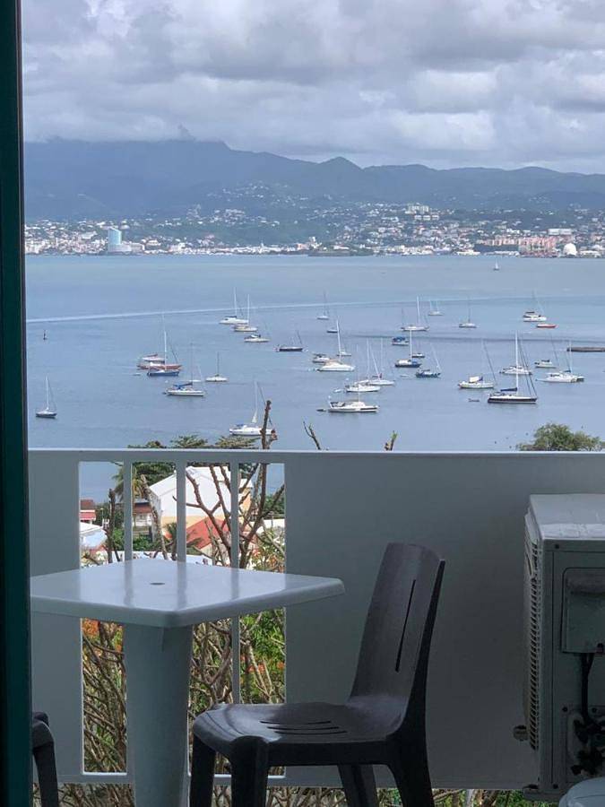 Appart’hôtel pour 2 personnes, avec piscine ainsi que vue et balcon