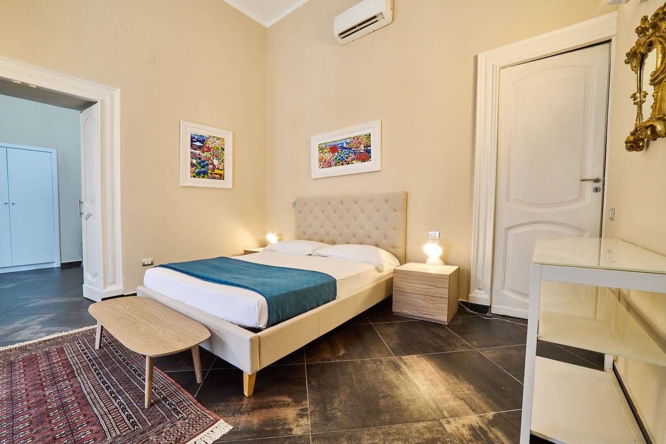 Appartamento intero, Via Niccolò Tommaseo 14 in Napoli, Napoli e dintorni