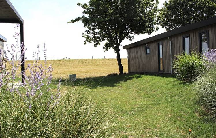 Cottage für 4 Personen, mit Balkon/Terrasse und Terrasse sowie Garten und Kinderpool in den Niederlande