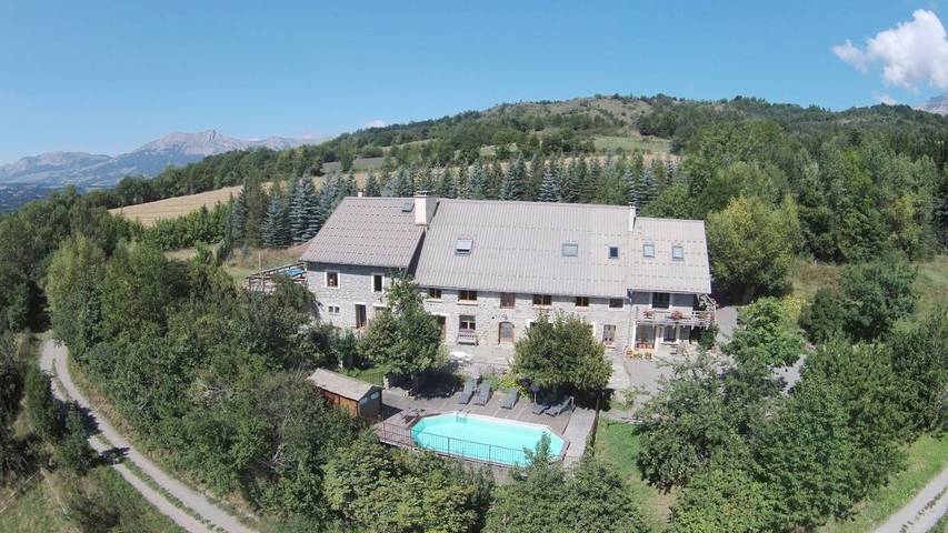 Maison d’hôte pour 3 personnes, avec jardin ainsi que piscine et vue