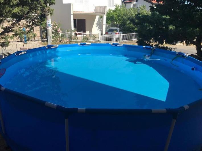 Ferienhaus für 9 Personen, mit Whirlpool und Garten sowie Pool in Karlobag - 2