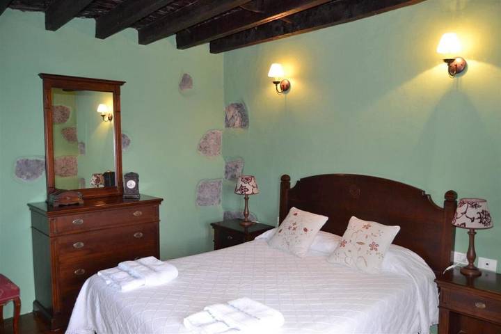 Casa rural para 6 personas, con Balcón y Jacuzzi además de Terraza y Jardín en Frontera  - 3