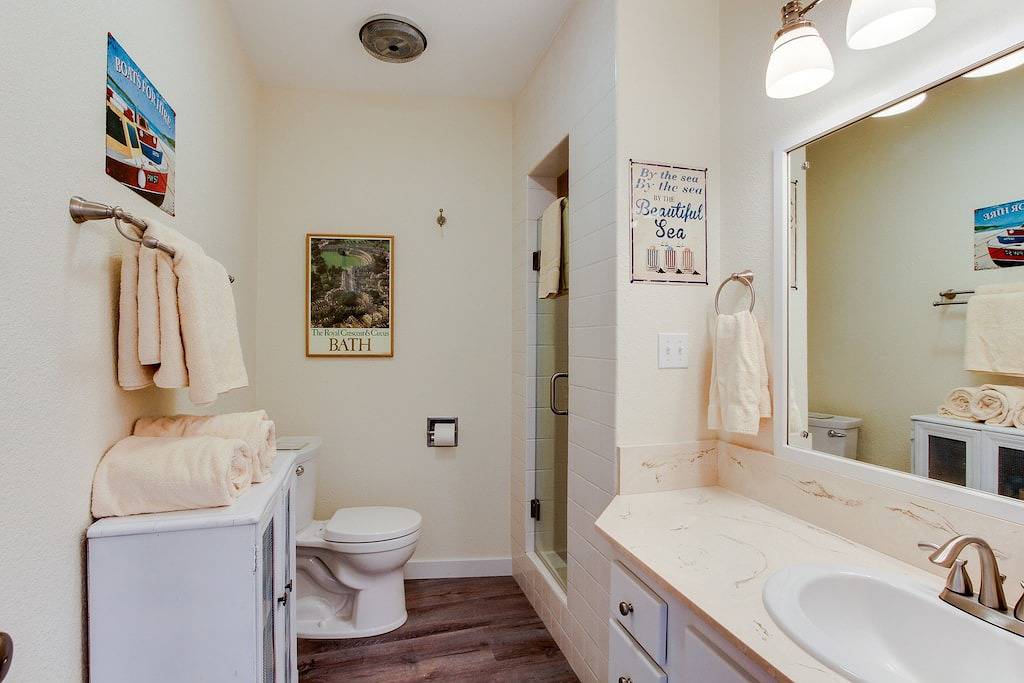 Ganze Wohnung, Oceanfront, hundefreundlicher Kurzurlaub mit gemütlichem Kamin in Gearhart, Clatsop County