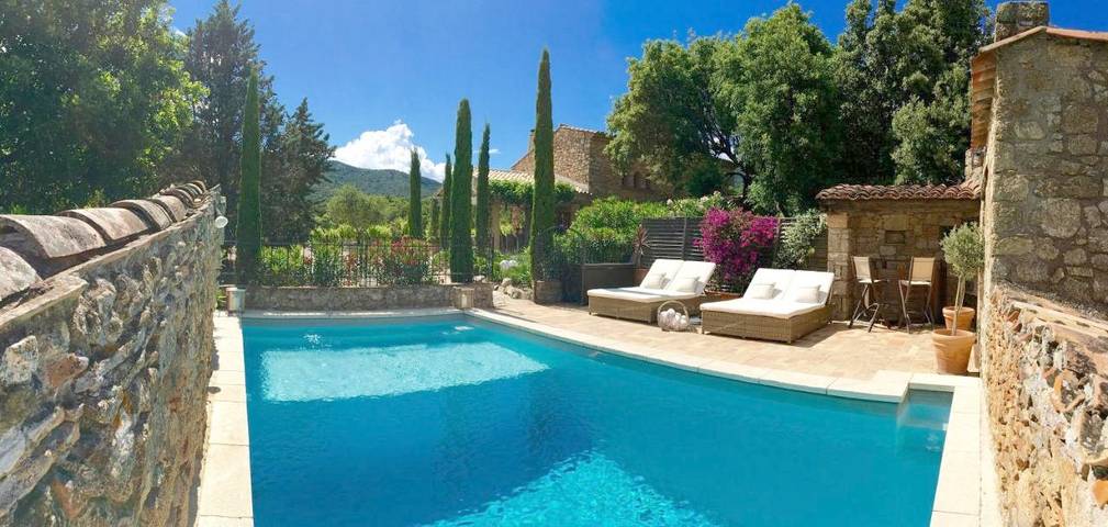 Villa voor 6 personen, with Balkon and Terras as well as Tuin and Zwembad in Le Plan-de-la-Tour