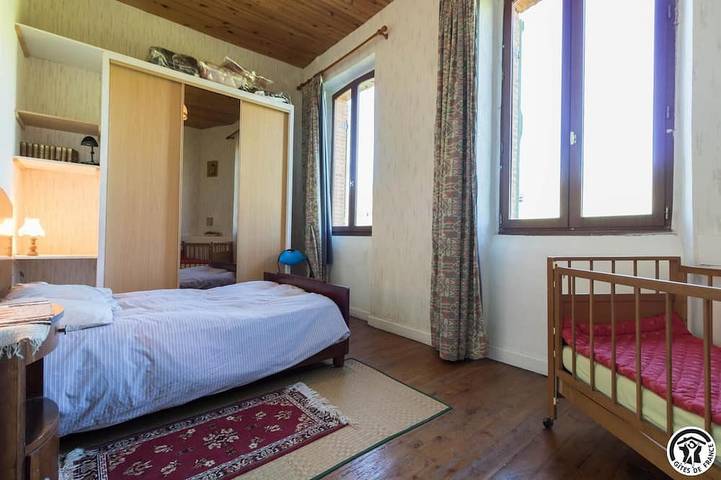 Location de vacances pour 6 personnes, avec jardin dans Montbrun-Bocage - 2