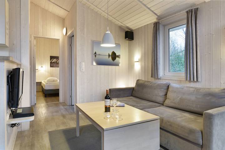 Bungalow für 4 Personen, mit Balkon/Terrasse und Terrasse sowie Sauna in der Lübeck - 3