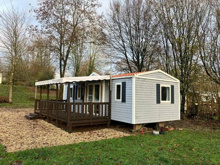 Camping pour 6 personnes, avec vue sur le lac et piscine ainsi que vue et jardin, animaux acceptés dans les Ardennes - 4