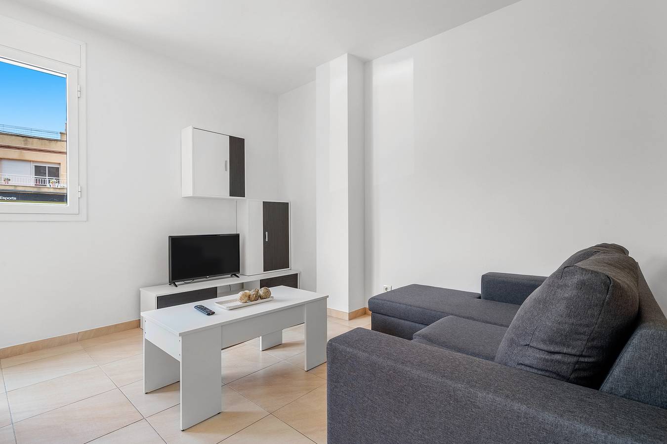 Apartamento entero, Apartamento 'Sara' con terraza privada, Wi-Fi y aire acondicionado in La Aldea, Delta del Ebro