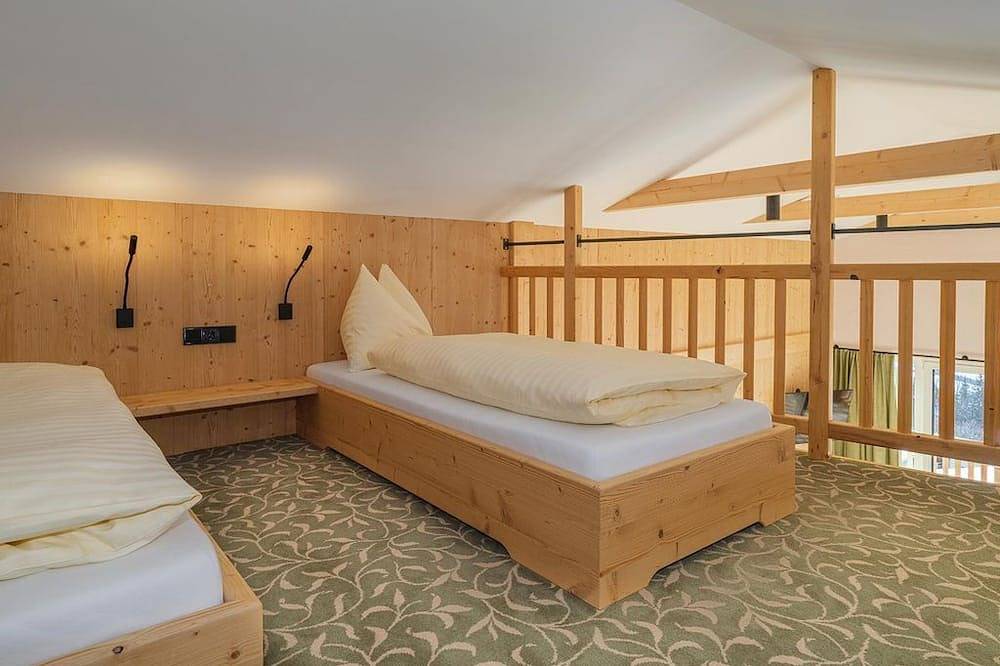 Doppelzimmer B mit Dusche, separatem Wc - Berghotel Hauserbauer in Dorfgastein, Ski Amadé