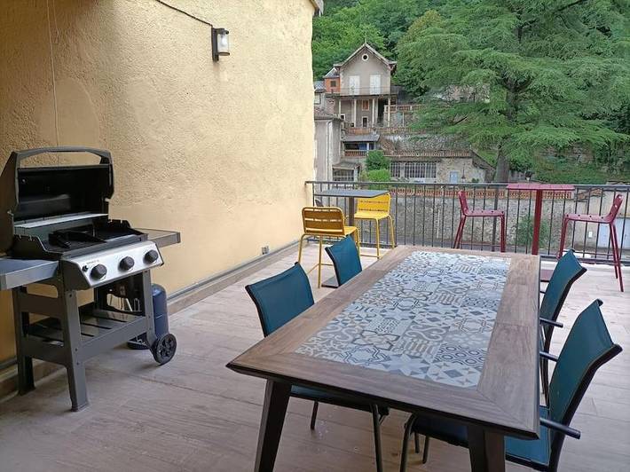 Gîte pour 8 personnes, avec terrasse et vue dans Largentière - 2