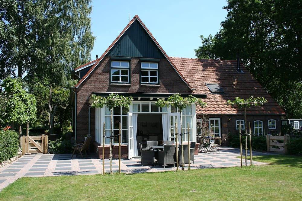 Ruime woning, 4-6 personen, sauna, serre, tuin, luxe badkamer in Groenlo, Achterhoek