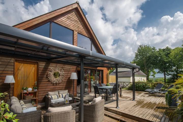 "Chambre Belle Époque" Guest Room with Shared Terrace, Garden & Wi-Fi in Guerlédan, Guingamp region