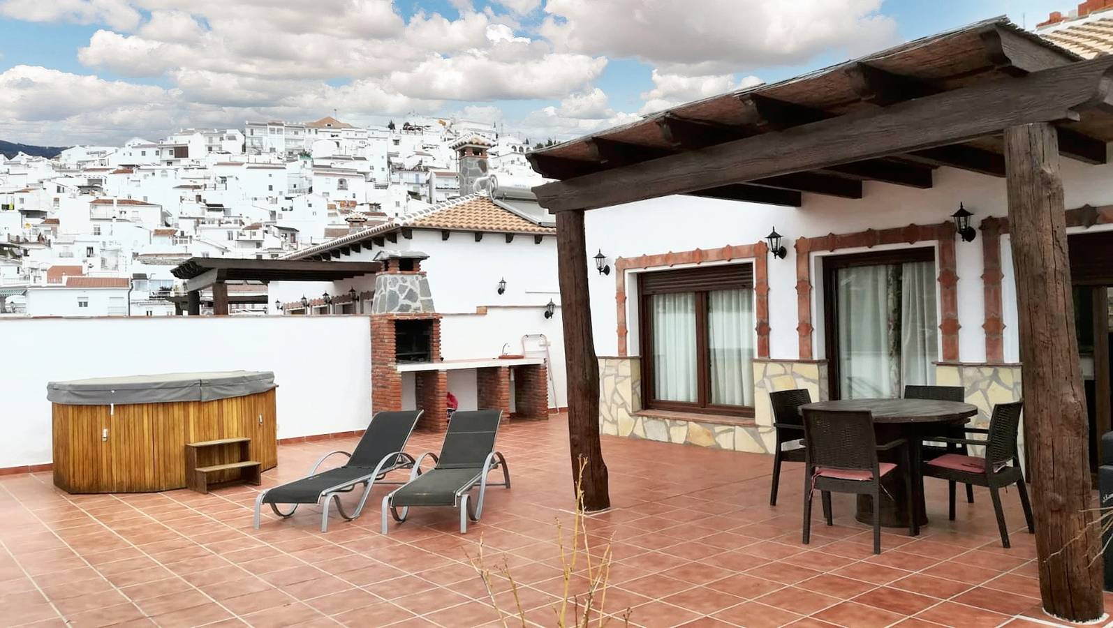 Comfortable House in Canillas de Albaida with Shared Pool in Canillas de Albaida, Málaga Province