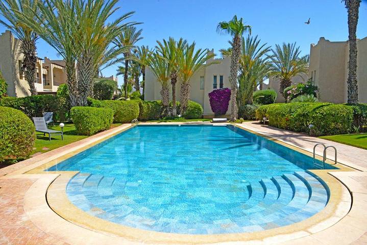 Villa pour 7 personnes, avec terrasse et piscine ainsi que vue et jardin