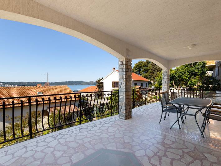 Ferielejlighed for 4 personer, med Terrasse og Have i Trogir