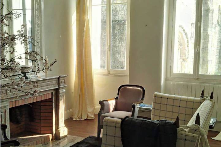 Location de vacances pour 6 personnes, avec terrasse et jardin, animaux acceptés à Vertheuil