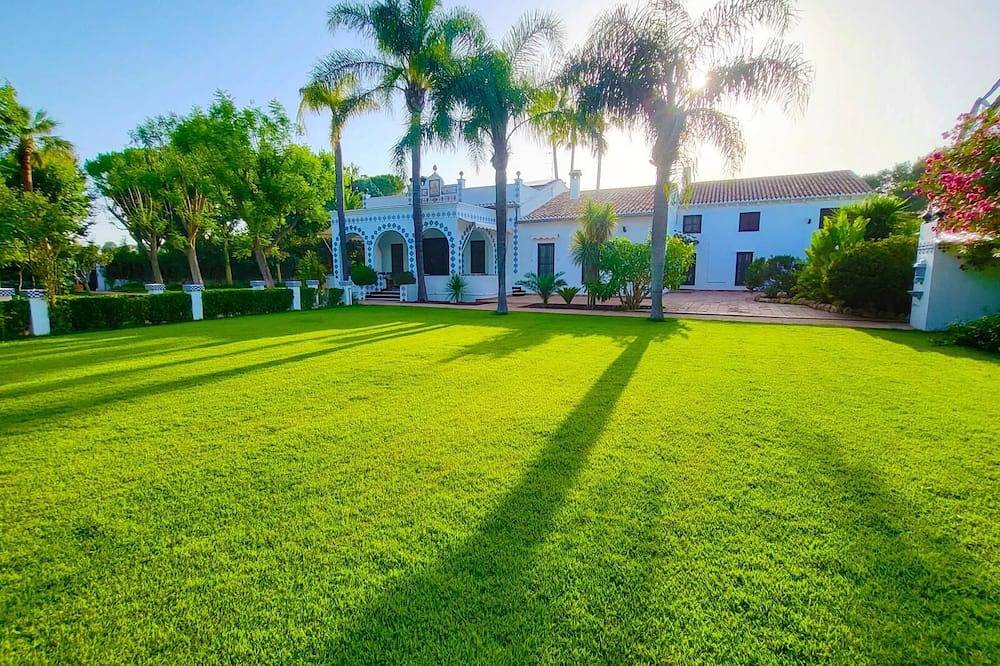 Feel Spain's soul at Villa Paula in Manises, Costa de Valencia